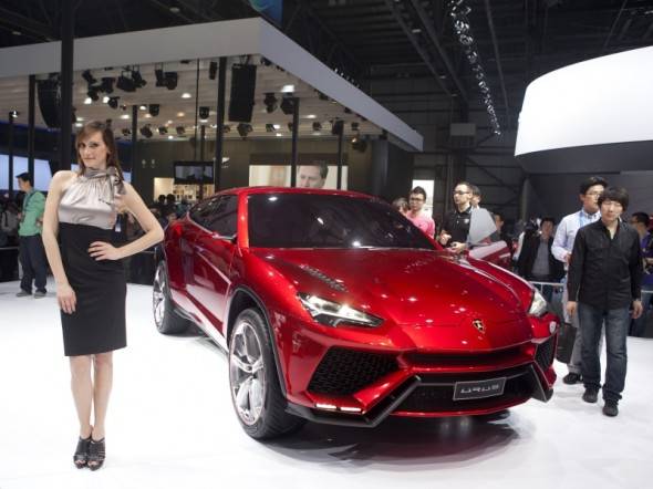 2012-Lamborghini-Urus-SUV-Front-Side-in-Beijing-Auto-Show-590x442