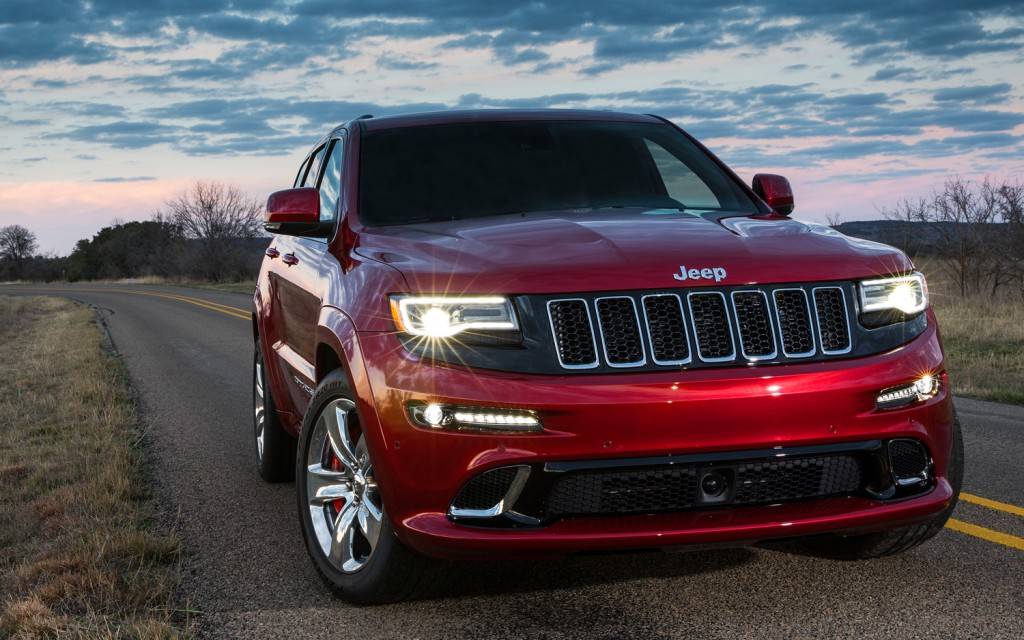 2014-jeep-grand-cherokee-srt-front-view-1