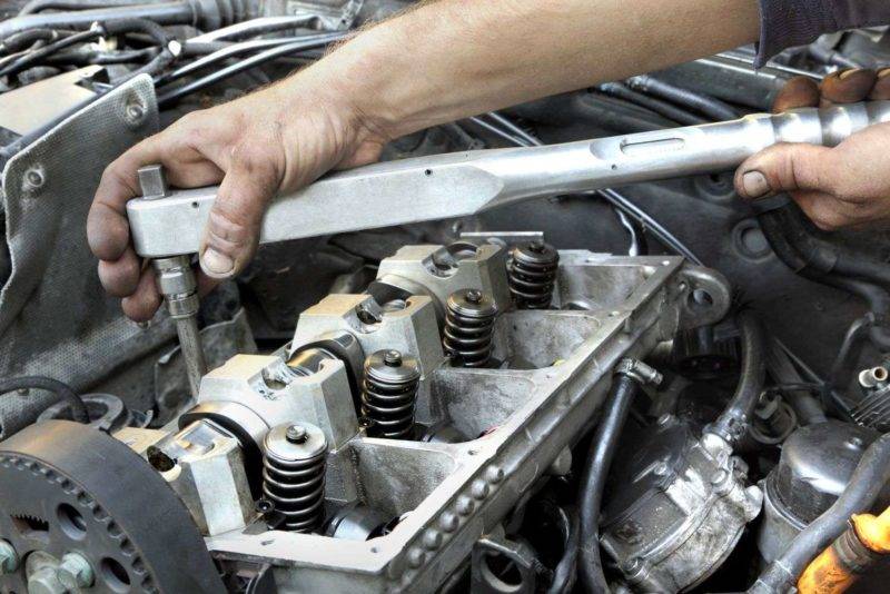 Процесс ремонта двигателя является «ювелирной» работой, так как двигатель является сложным агрегатом, имеющим большое количество подвижны деталей.