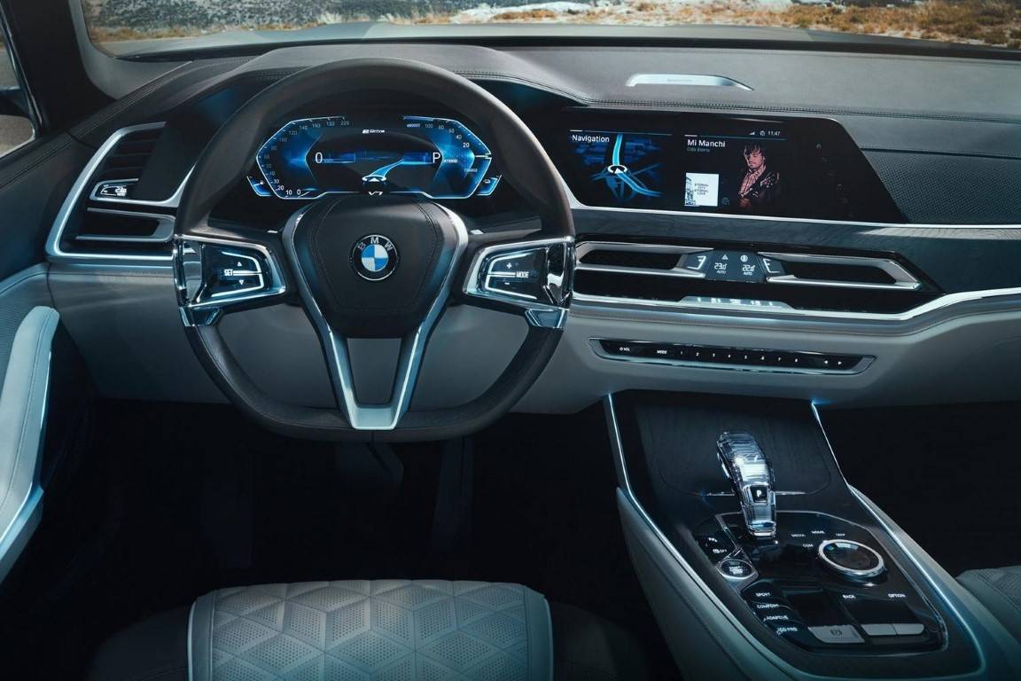 Новой внедорожник BMW X7 2018
