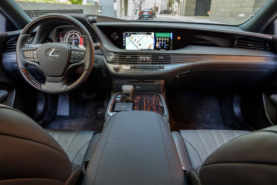 Пятое поколение Lexus LS 2018 года