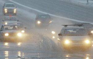 Управление автомобилем: топ ошибок при движении в дождь