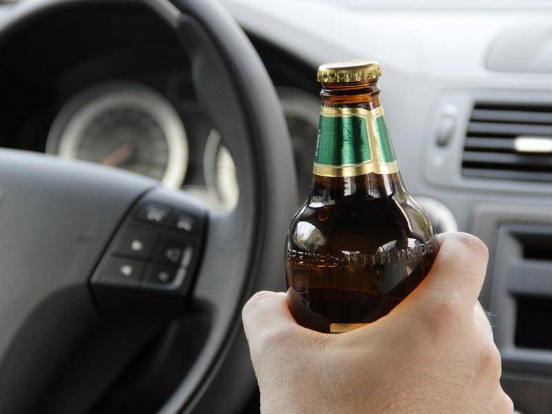 Управлять автомобилем в состоянии опьянения нельзя не при каких обстоятельствах, помните об этом. 