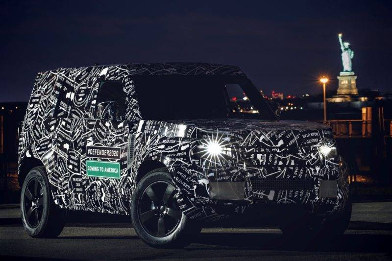 Spy-фото нового Defender'а были показаны чуть ли ни официально: их опубликовали сами Land Rover.