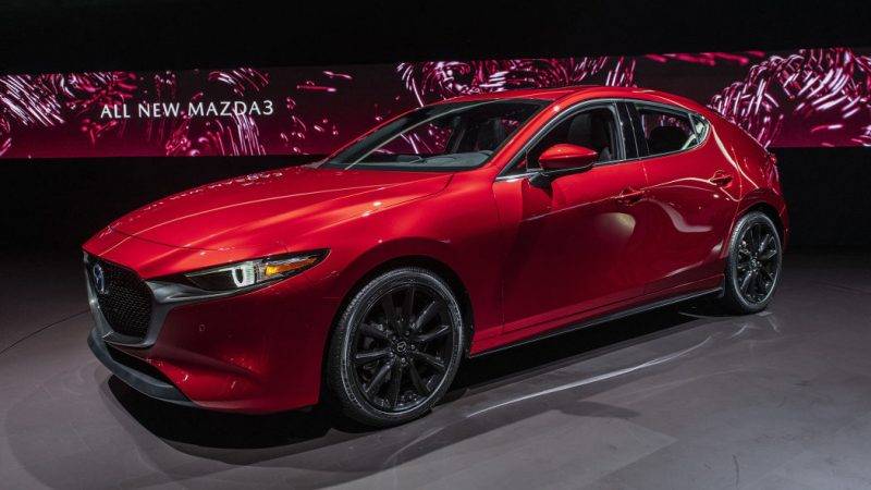 Новая Mazda 3 2019 года дерзка и привлекательна.