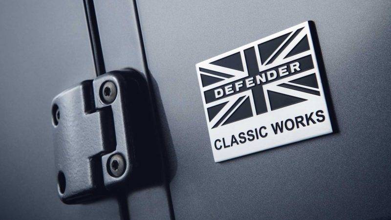 Land Rover внезапно выкатили обновление для Defender из 90-х