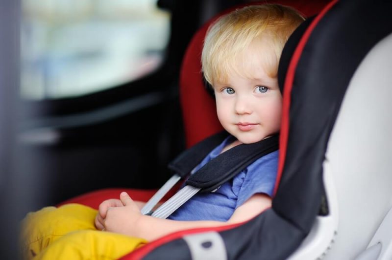 Водителей с детьми могут обязать ехать медленнее