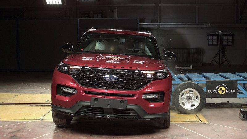 Безопасность Mazda CX-30 снова приятно поражает