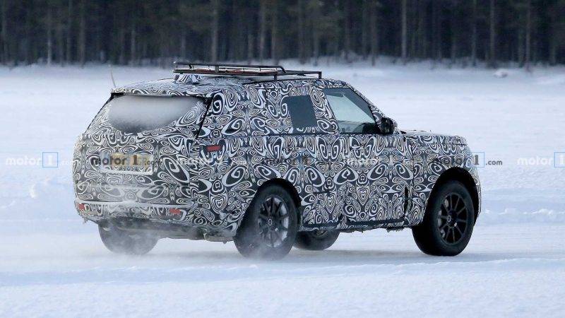 Сможет ли новое поколение Range Rover Sport удивить фанатов: первые фото