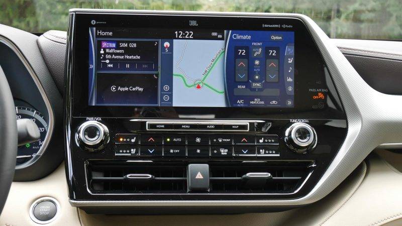 У Toyota Highlander 2020 года новый экран и новые возможности