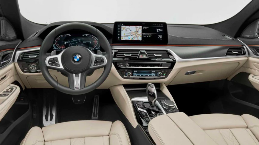 BMW представила новую "пятерку" GT 2021 года